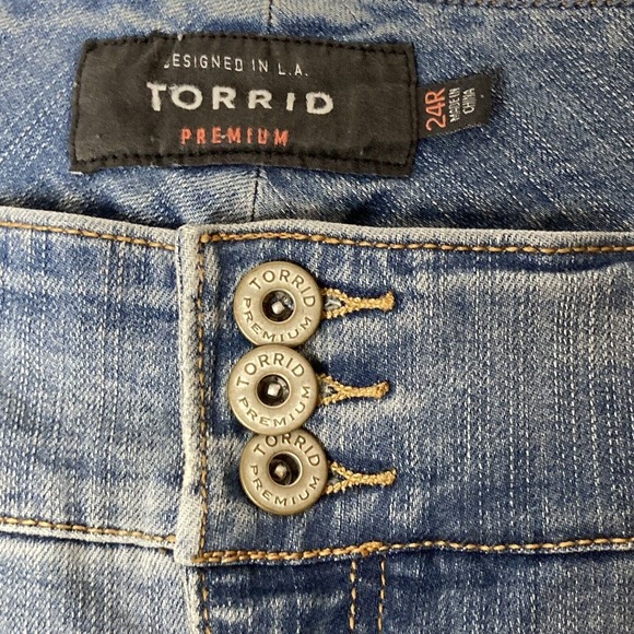 Torrid Premium Destroyed Skinny Jegging Light Wash Denim Jeans Size 24 R - Picture 5 of 11